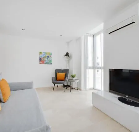 Castillo & Mar Apartment Alicante